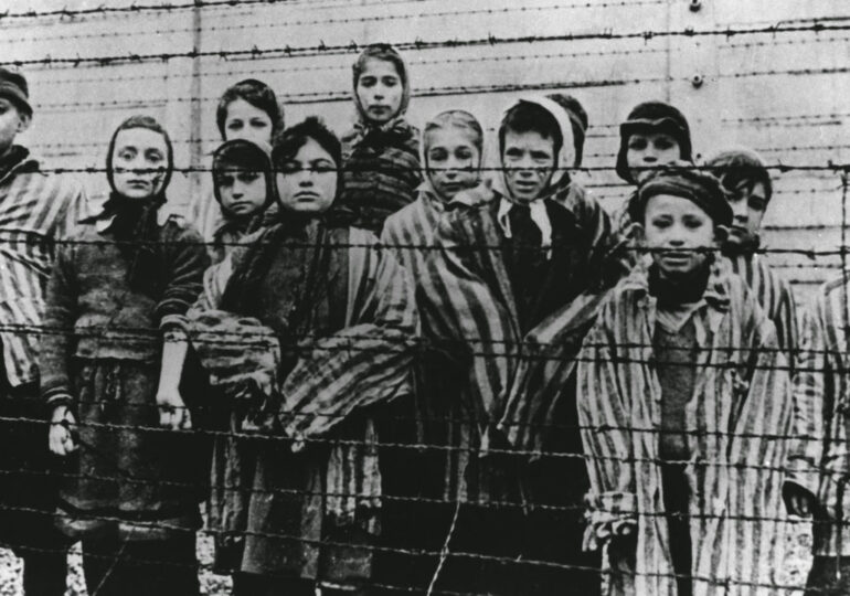 Ένωση Εβραίων της Γαλλίας για την Ειρήνη: Να τιμήσουμε την μνήμη της απελευθέρωσης του Άουσβιτς αρνούμενοι το ρατσισμό και το φασισμό