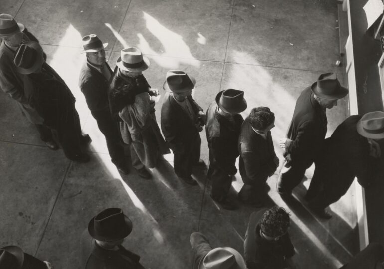 Κατακόρυφη αύξηση αφερέγγυου χρέους και “απειλή” ενδόρρηξης