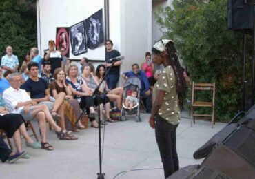 Οι πρόσφυγες της Πύλου, η κ. Μενδώνη, ο Παπαχρήστου των “Νέων” και οι Αρχαιολόγοι