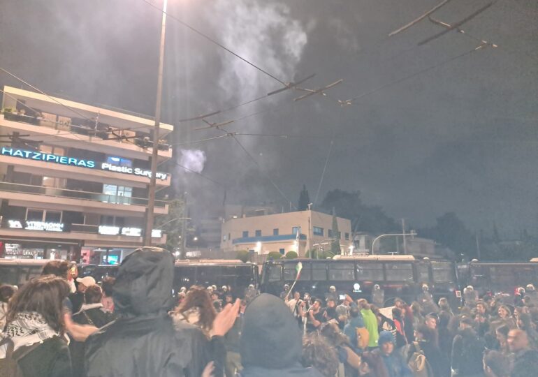 Μια ακόμη μεγάλη διαδήλωση για τη Γάζα - Η αστυνομία  του  Μητσοτάκη αναίτια χτύπησε την πορεία!
