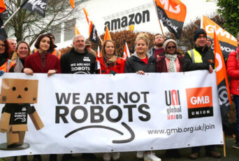 Black Friday – η Μέρα που μας Θέλουν Σκλάβους και Πελάτες